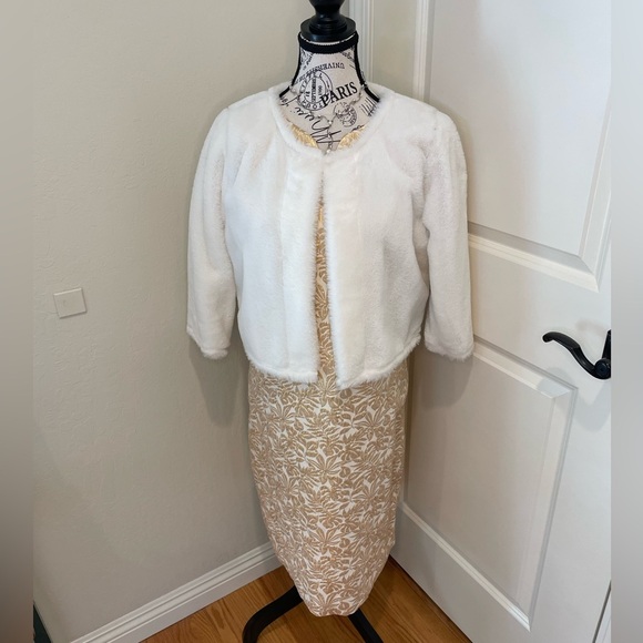 Elegant White Crop Faux Fur Calvin Klein Size Large - Picture 1 of 14